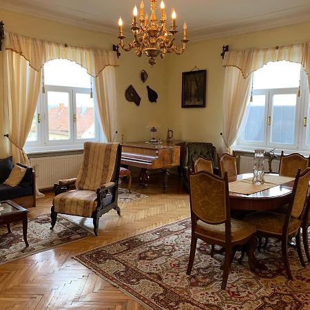 The Marchburg Apartment มาริบอร์ ภายนอก รูปภาพ