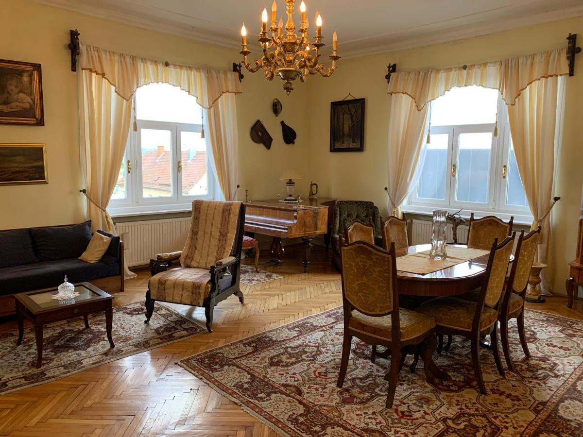 The Marchburg Apartment มาริบอร์ ภายนอก รูปภาพ
