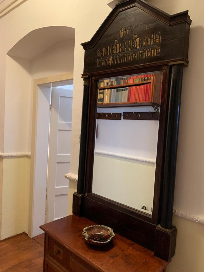 The Marchburg Apartment มาริบอร์ ภายนอก รูปภาพ