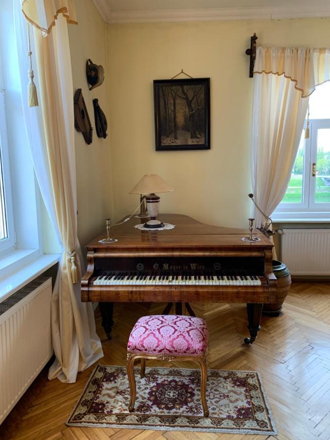 The Marchburg Apartment มาริบอร์ ภายนอก รูปภาพ