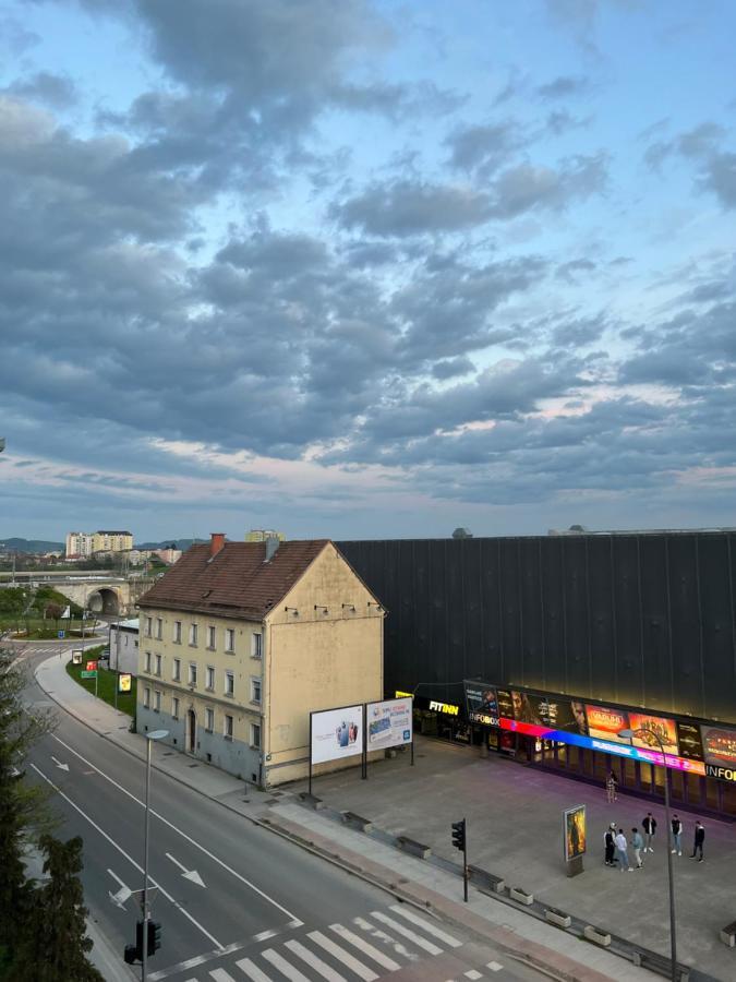 The Marchburg Apartment มาริบอร์ ภายนอก รูปภาพ