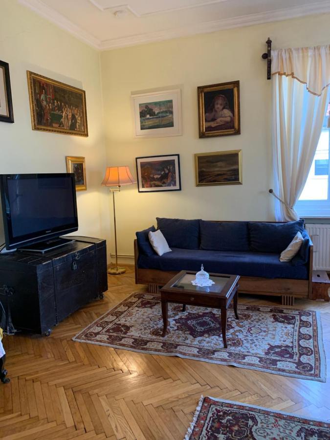 The Marchburg Apartment มาริบอร์ ภายนอก รูปภาพ